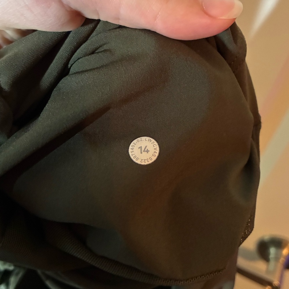 Lululemon Stretch High-Rise Jogger *Full Length in Dark Olive Size 14 - Picture 8 of 8